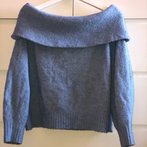 Stickad tröja  - Jättefin stickad tröja som tyvärr inte kommer till användning längre. Använd ett fåtal gånger. ❗️frakt tillkommer❗️