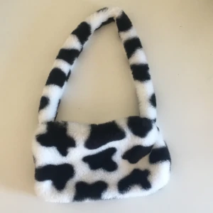 Väska  - En helt oanvänd väska från shein!🌟