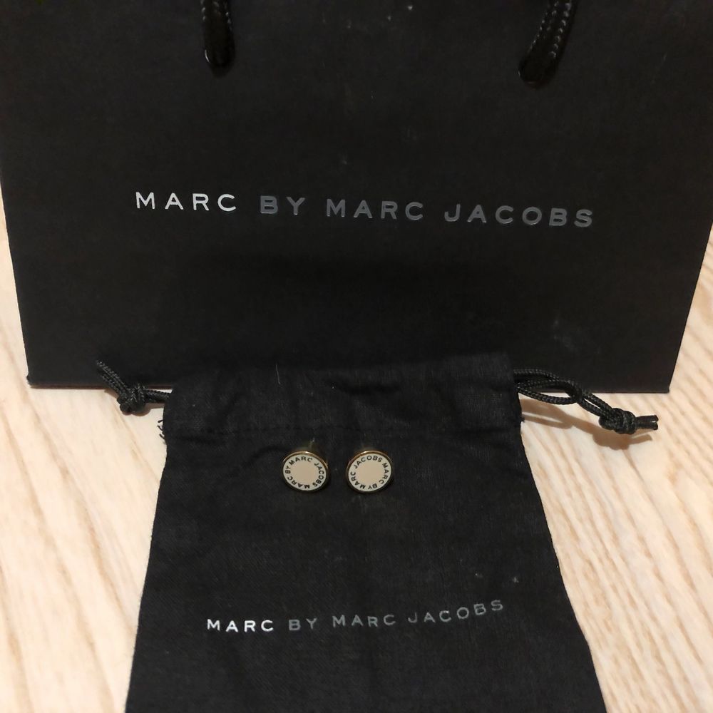 Marc Jacobs örhängen | Plick Second Hand