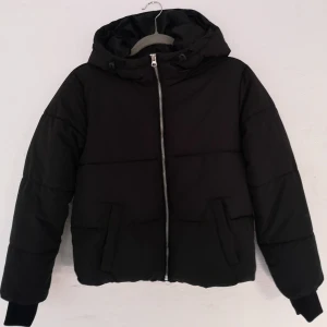 Pufferjacka - Använd ett par gånger, i nyskick ☺️