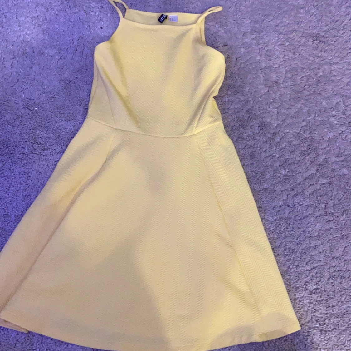Gul klänning  - 90