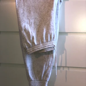 Mjukisbyxor - Mjukisbyxor i bra skick som jag nu säljer pga att de blivit för stora för mig. ❗️frakt tillkommer❗️