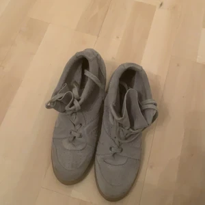 Skor - Säljer mina skor som liknar Isabella mibrant, märket är oklart. Sparsamt använda