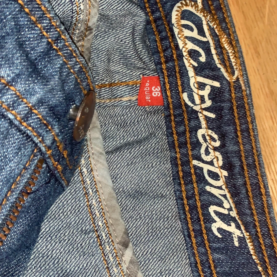 Low waisted vintage jeans - 90