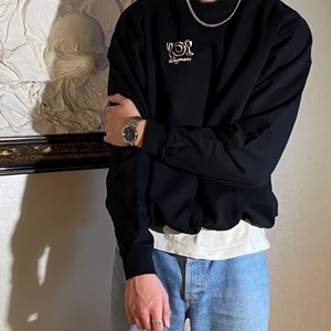 Chosen Vintage Sweatshirt  - Wegmans Sweatshirt. Sitter som en M utan defekter, trycket är broderat. Kom dm vid frågor eller mått!!