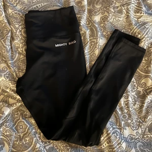 Tränings tight - Gym/tränings byxor från mightysolo i nyskick! Storlek S, frakt tillkommer på 51-66kr