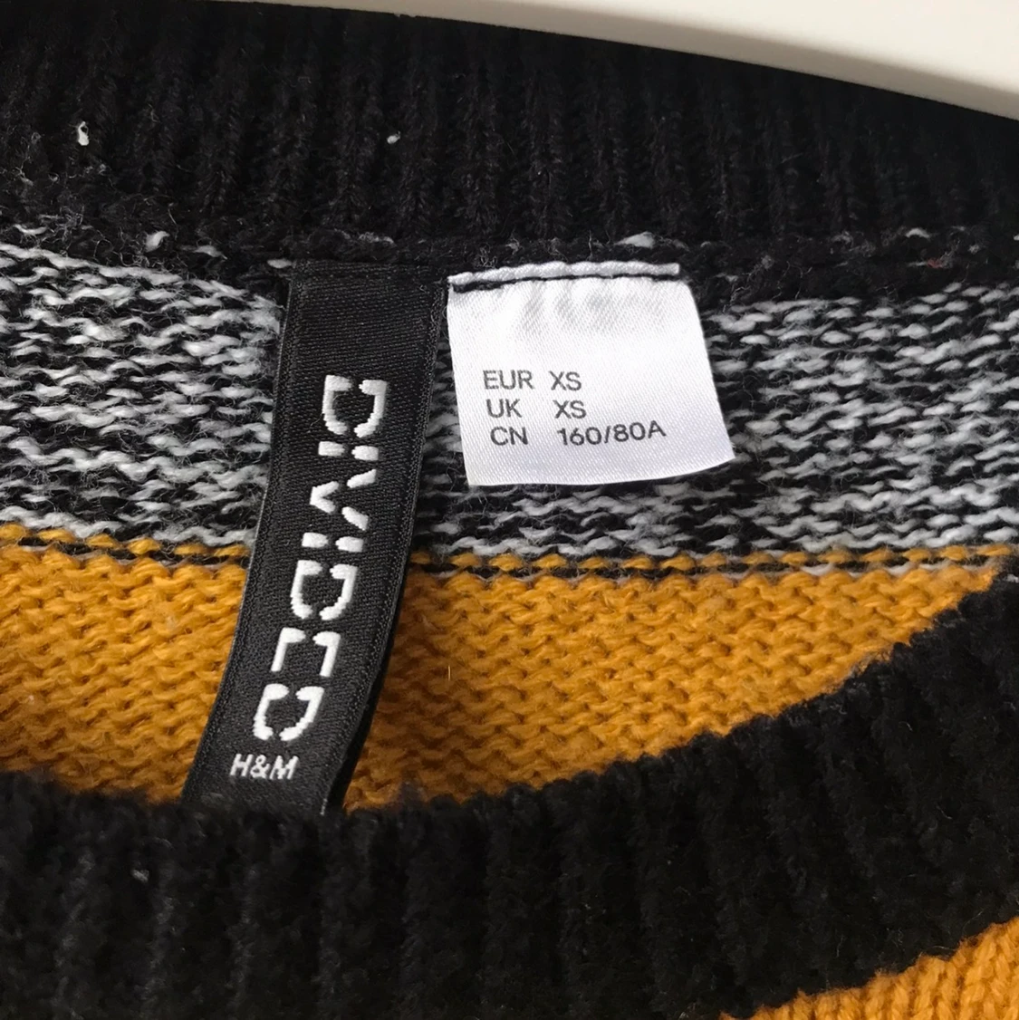 Randig stickad tröja, storlek XS - 91