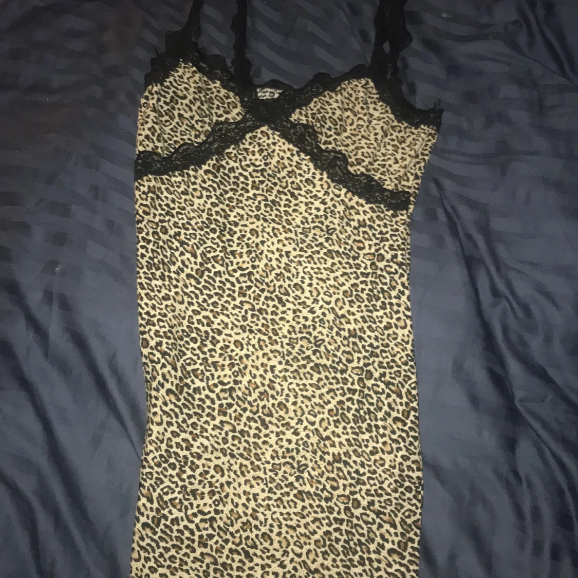 En leopard klänning 