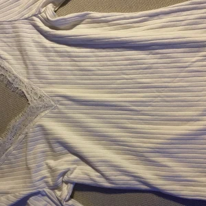 NAKD topp  - Aldrig använd så precis som ny . 