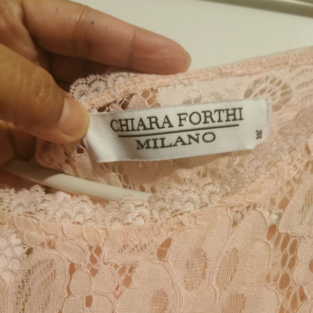 Chiara forthi klänning rosa. . Klänningar.