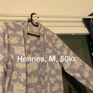 Hennes skjorta - Floral shirt, in very good condition 
