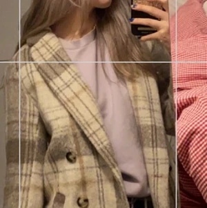 Kappa  - Säljer en trendig slutsåld kappa 💓Tveka inte vid frågor