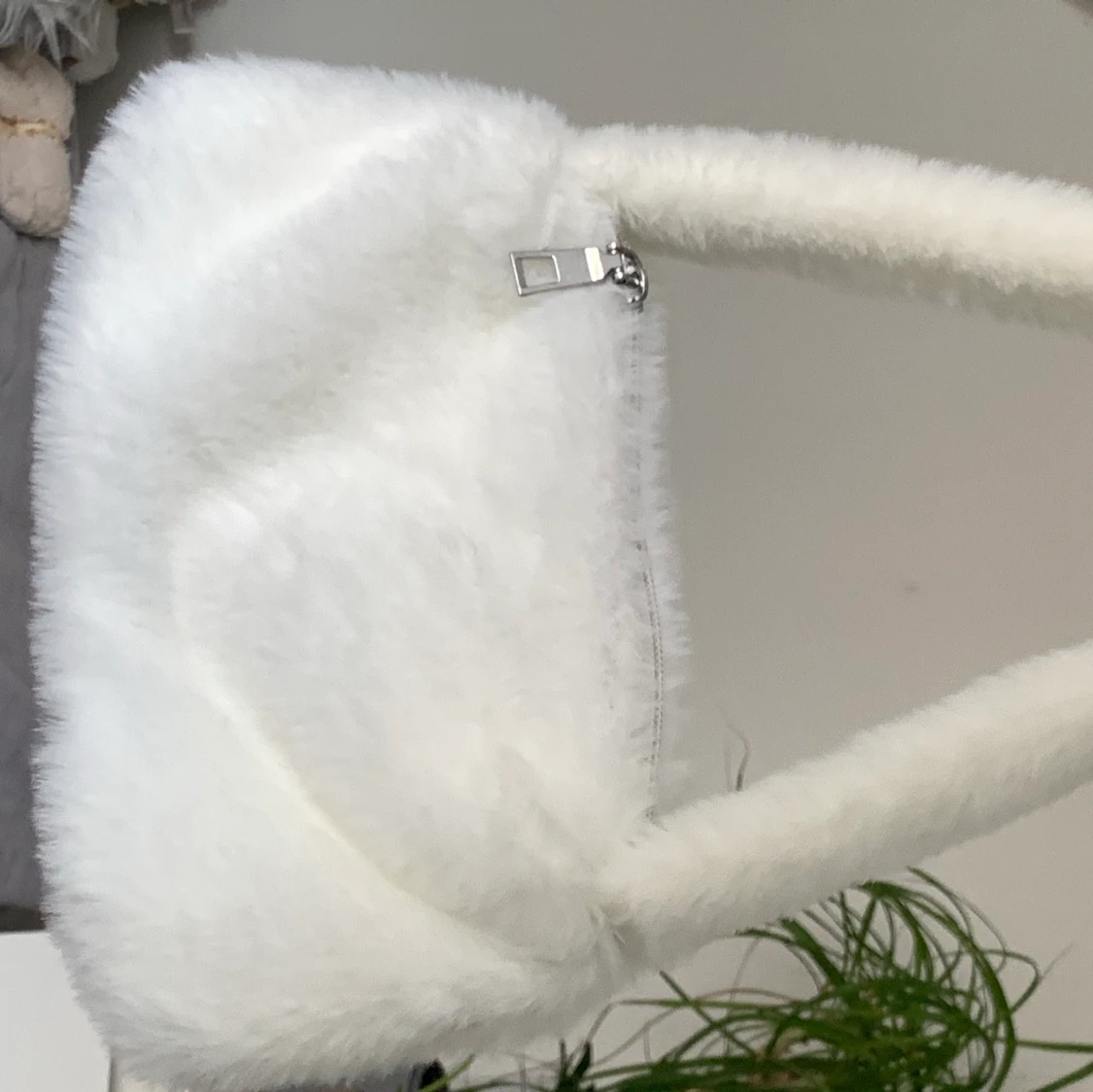 Helt ny fluffig väska 