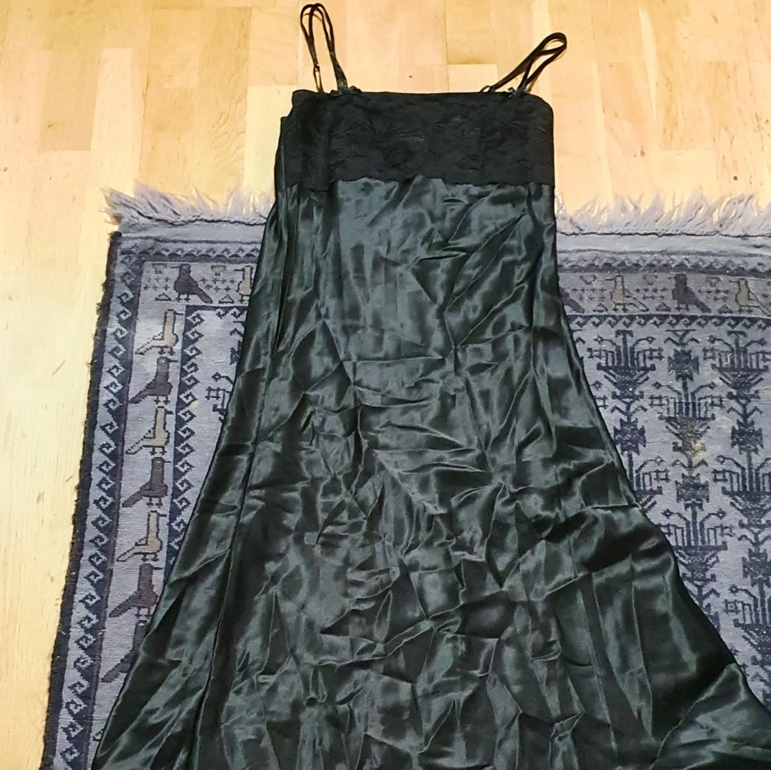 Long fest satin klänning  - 90