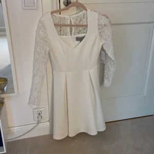 Studentklänning  - En till superfin studentklänning , helt oanvänd lappen finns kvar. Strl 36 , säljer för 300kr ❤️‍🔥