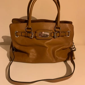 Michael Kors Väska - Fin Michael Kors Väska - bra skick!