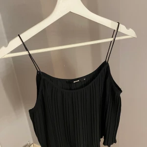 Linne  - Linne från bikbok. Aldrig använd. Storlek M 