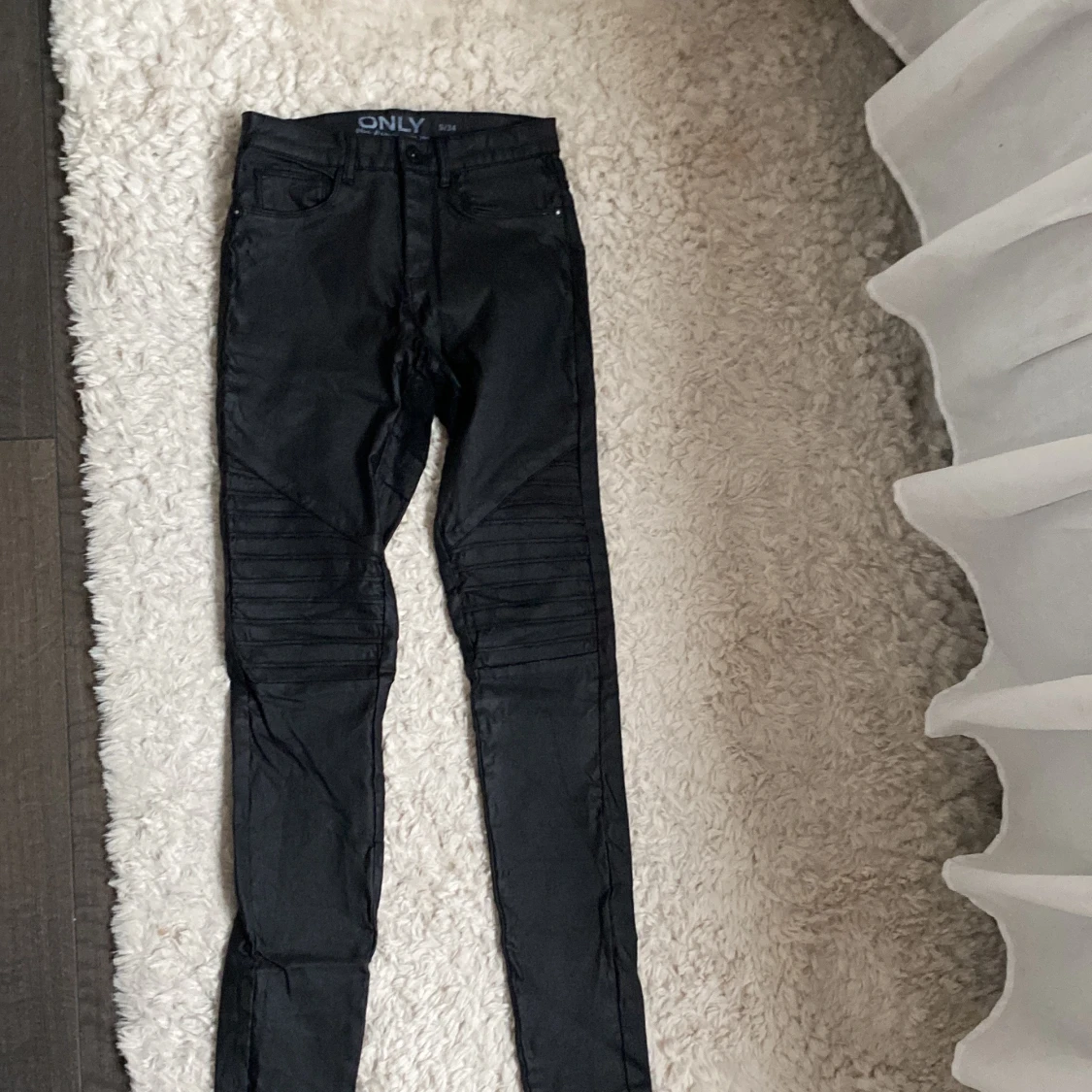 Byxor från Only 
