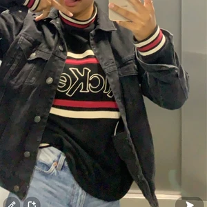 Kickers tröja - Säljer min älskade tröja från kickers. Den är oversize och skön. Den är i fint skick och felfri. Säljer endast så jag inte använder den tillräckligt. Köpare står för frakten💕