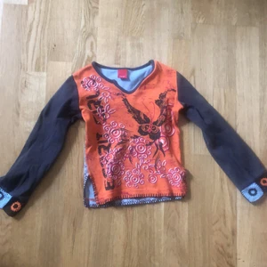 Bohemisk tröja - Som ny använd fåtal gånger, passar xs-s som en smäck! Gör mig av för att jag har för mycket tröjor:/ 