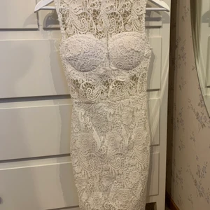 Klänning  - Klänning vad jag minns köpte jag den på bubelroom är som storlek xs 