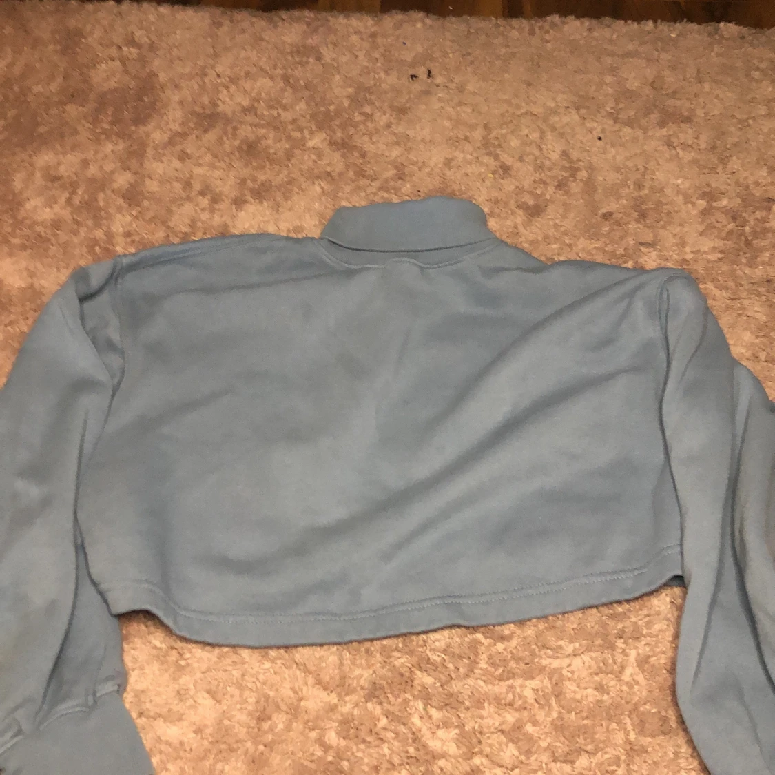 Blå cropotoppad collegetröja - 90