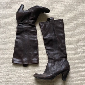 Klackar - Klackar storlek 41 men passar större också. Dem är lite slitna