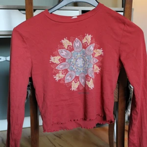 Urban outfitters tröja - En långärmad tröja från Urban outfitters