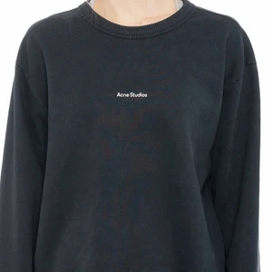 Acnetröja - Nyskick, storlek s. Ord pris 2700