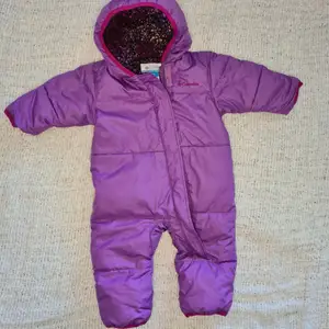 Baby overall . Size 6-12 months . Very comfortable to put on. And very warm ! No damages