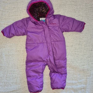 Baby Columbia overall - Baby overall . Size 6-12 months . Very comfortable to put on. And very warm ! No damages