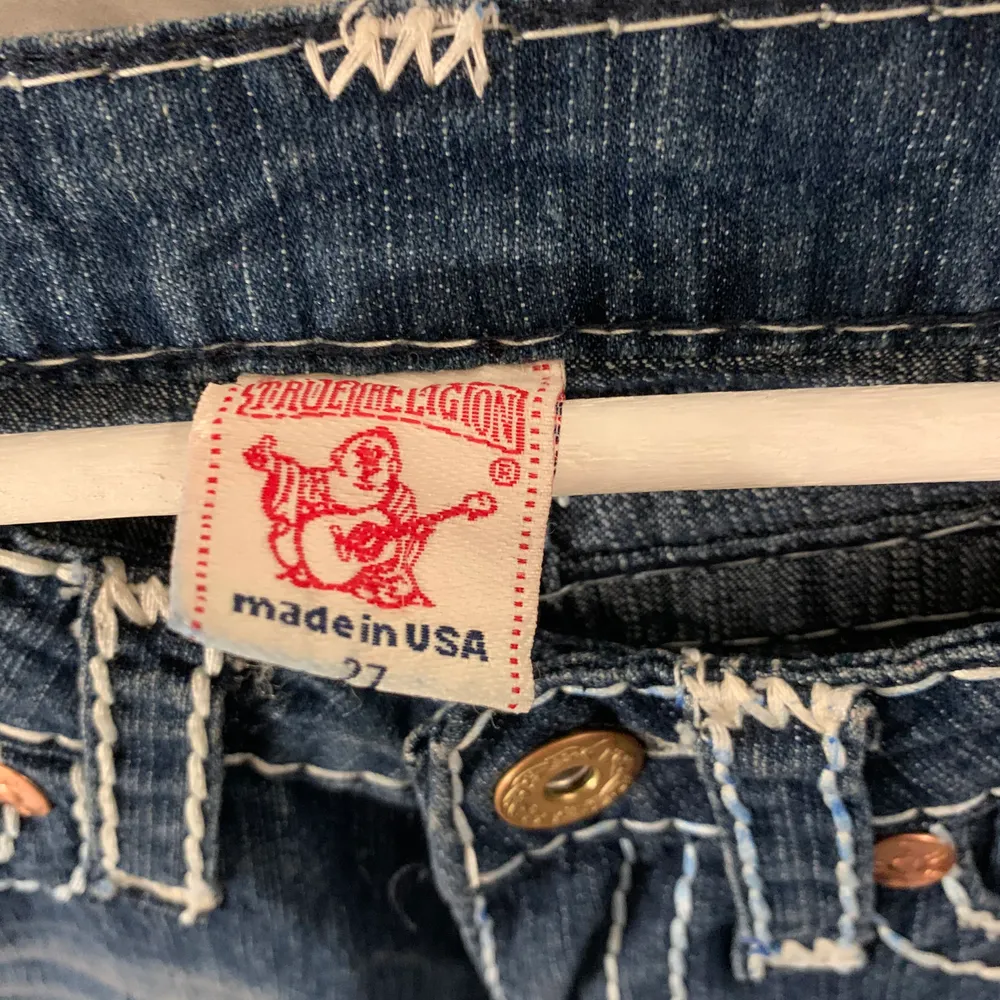 Jeans från True Religion som tyvärr inte passar mig! Perfekt skick, nya med tags kvar!!. Jeans & Byxor.