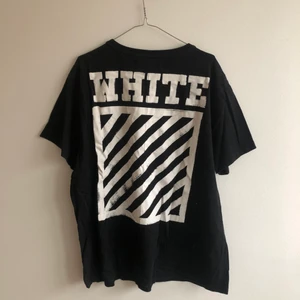 OFF WHITE TEE - Off white t-shirt fits oversized 