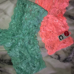 Trosor - Nya och oanvända såklart. Dem är som s-m. Båda säljs tillsammans. Supersnygga!