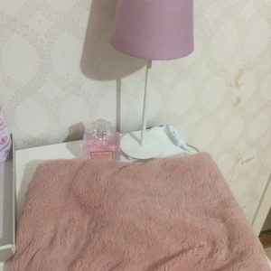 Vintermunk - Vintermadrass i utmärkt skick, rosa färg