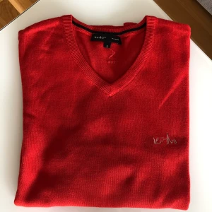 Herr tröja i nyskick S 🌿 - Herr tröja i nyskick 🌿 •Använd 1 gång, som ny •Storlek S. Fin passform och bra kvalité •Pris: 65 kr 🚫Djurfritt och rökfritt hem 📍Kan mötes upp i Mölnlycke 📬Kan skickas mot fraktkostnad 