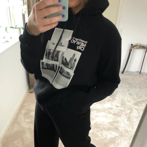 Hoodie - Skriv vid intresse🦋✨ köparen står för frakten!