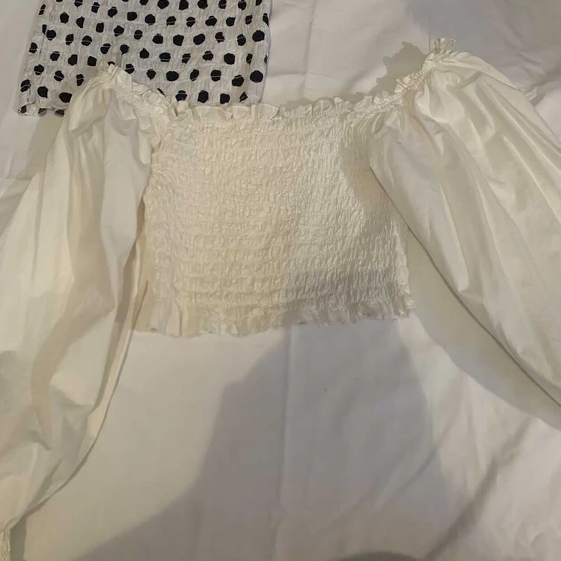 2blusar för 75kr styck helt nya! Prislappen är på - 90