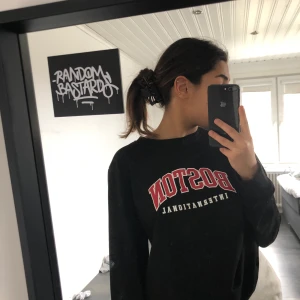 Vintage sweatshirt  - Svart boston sweatshirt, bara använd enstaka gånger