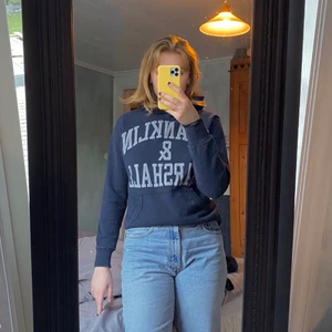 Marinblå Franklin & Marshall hoodie. Storlek s - En helt vanlig, skön Franklin & Marshall hoodie😙