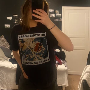 T-shirt  - Cool t-shirt med tryck. 100kr + frakt 📦🖤