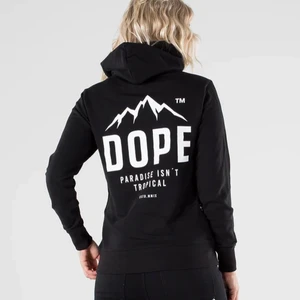 Dope hoodie - svart dope hoodie, den är använd utan några fläckar som inte gått bort eller liknande. Ser som ny ut. Storleken är xs men jag som har s passar i den. Säljer för jag inte använder den. Skriv privat för intresse av egna bilder på den. 