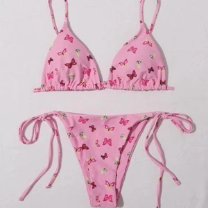 Bikini - Superfin bikini i strl M men sitter som en S. Råka få hem två stycken