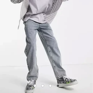 Raka gråblå jeans - Collusion jeans från asos helt slutsålda, lappen kvar. Pris är utan frakt