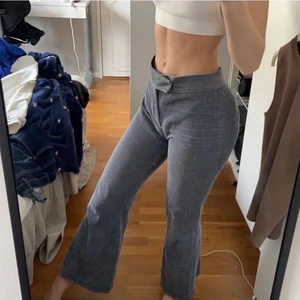 Manchester byxor - Manchester byxor från Zara. Storlek XS. Passar en XS och S. 130kr med frakt inkluderad