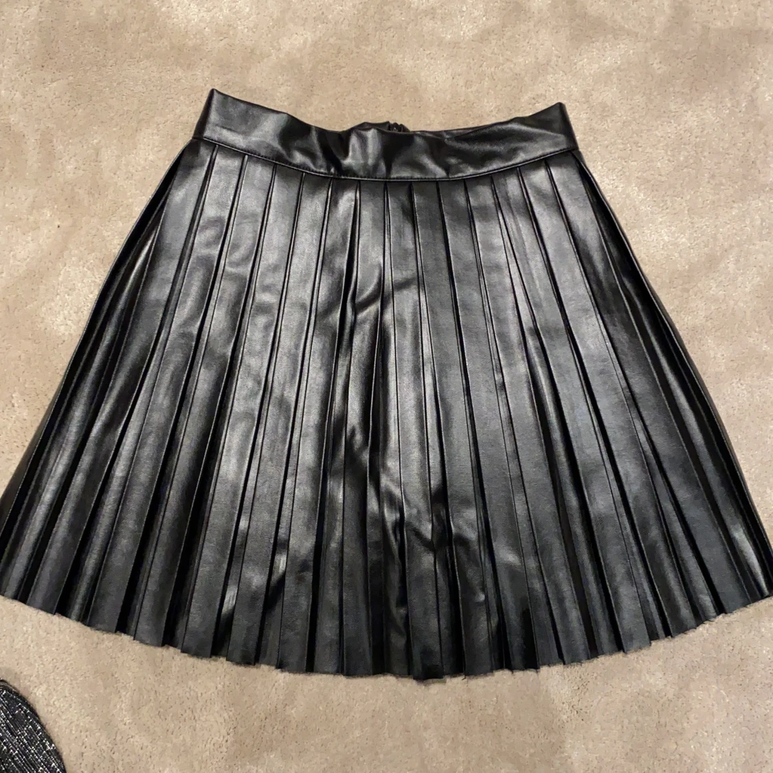 Klockade läderkjol  - 91