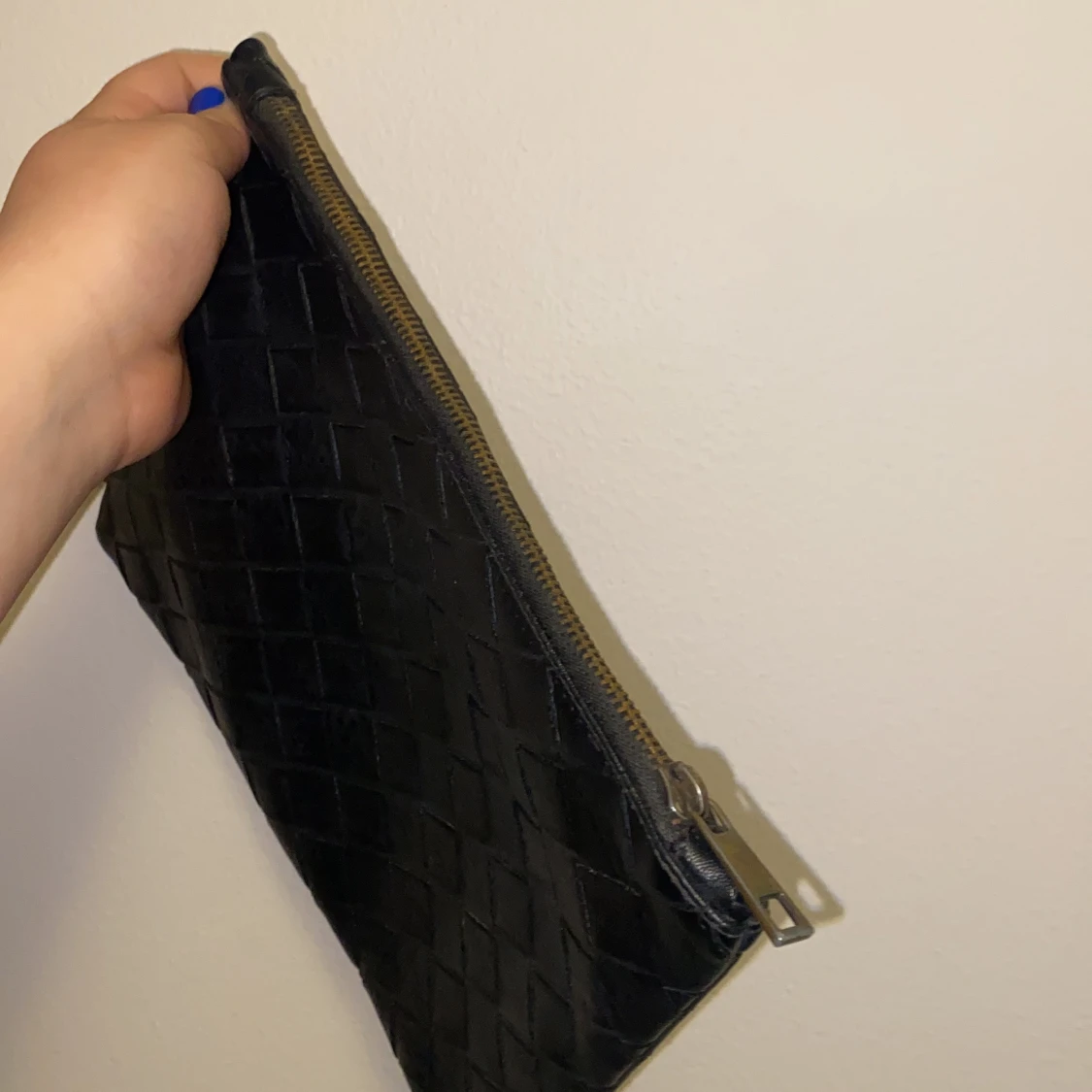 Svart kuvertväska  - 91