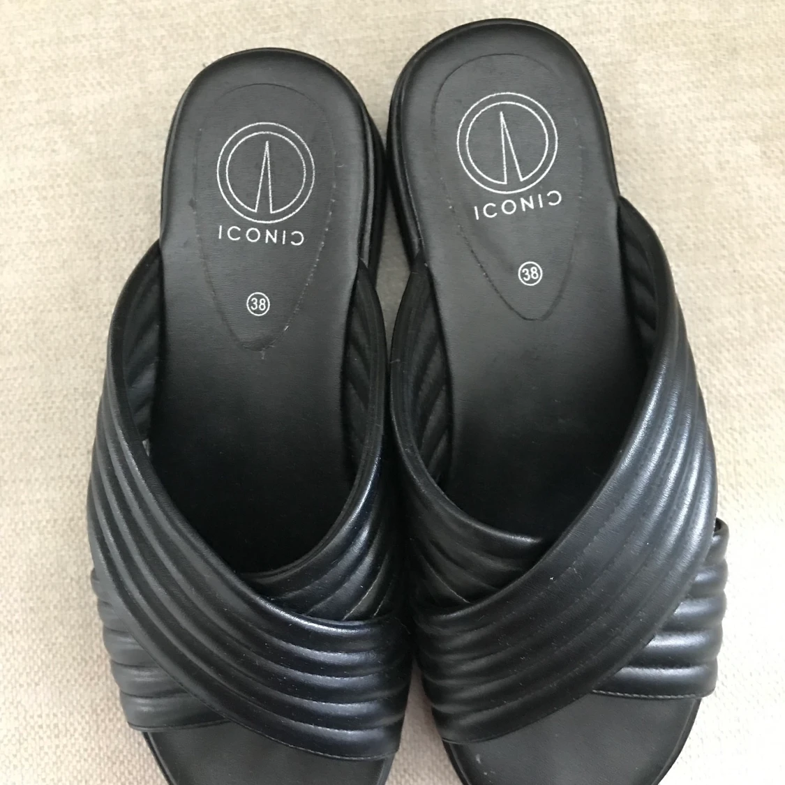 ICONIC chunky platå sandaler svarta storlek 38 - 90