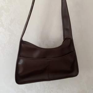 Jättefin & snygg väska, köpt på SHEIN, söker nu nytt hem eftersom den ej kommer till användning:(