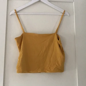 Linne  - Ett sommar linne från bikbok i storlek large ni kan få det för 80kr med frakt 😋🥰